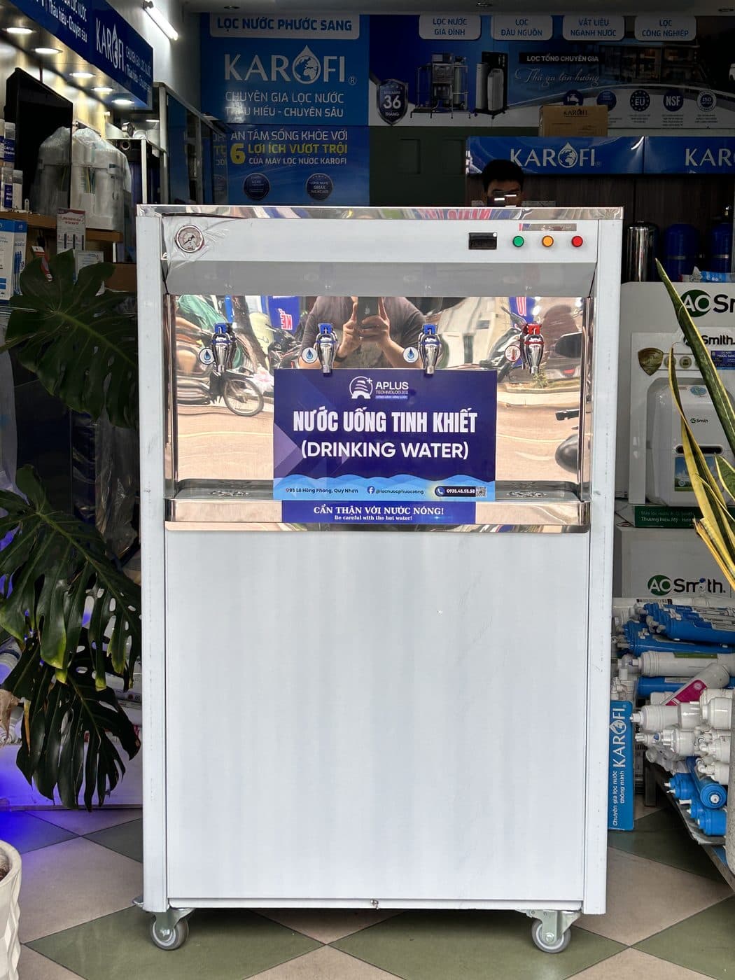 Trạm nước uống tinh khiết APLUS tại showroom